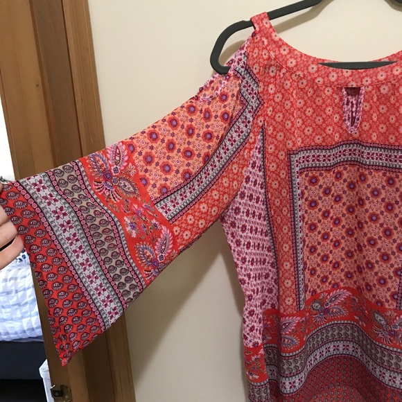 Colorful open shoulder top - Picture 4 of 4